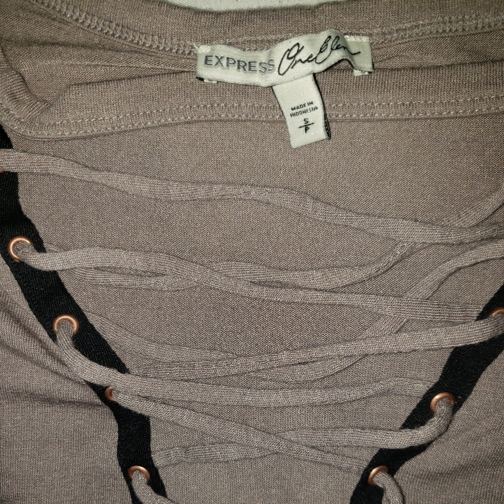 Express Top - Picture 2 of 2